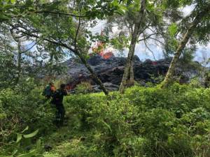 Red alert raised after ash bursts from Hawaii volcano.jpg