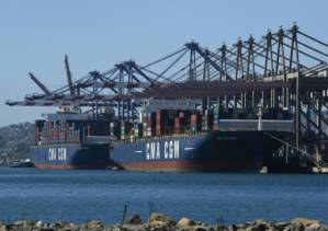 China-US surplus hits record, adding fuel to trade war.jpg