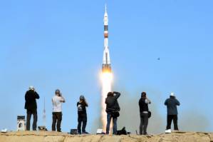 NASA says will use Russia's Soyuz despite rocket failure.jpg