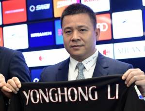 China blacklists former AC Milan owner over unpaid debt.jpg