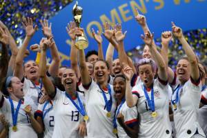 Victorious US women's team back on home soil.jpg