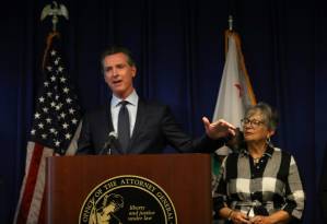 California governor moves to allow college athletes to be paid.jpg