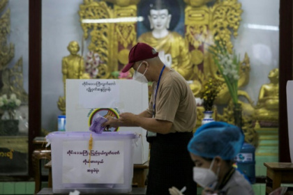 Suu Kyi forecast to triumph in virus-hit Myanmar election.jpg