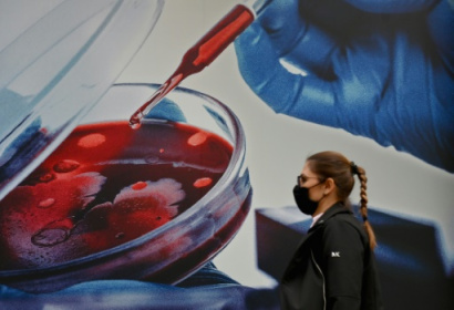 US experts vote to approve Pfizer vaccine.jpg