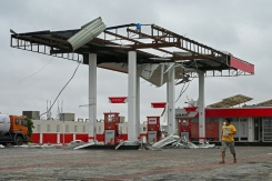 89 still missing at sea after cyclone slams into India.jpg