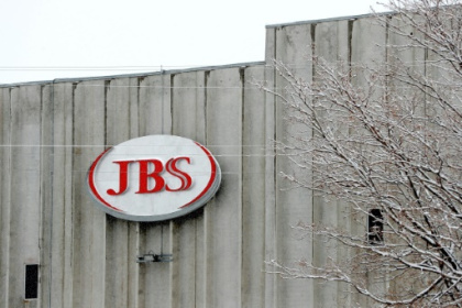Meatpacking giant JBS believes Russia behind hack that hit plants.jpg