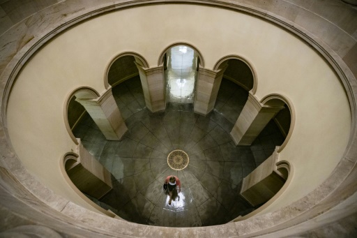 US lawmakers finish $1 trillion infrastructure proposal