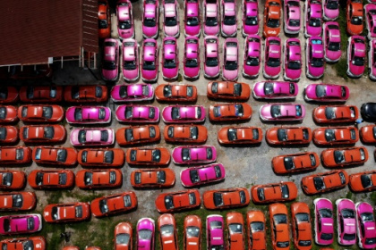 Taxis and tuk-tuks come to a standstill after Thai virus surge.jpg