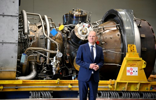 Scholz opens door to extend nuclear as Russia squeezes gas supply