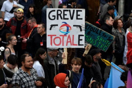 French PM threatens to force workers back as energy strikes continue.jpg