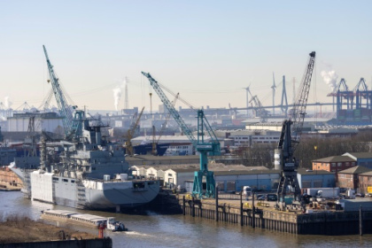 Germany allows smaller Chinese stake in Hamburg port.jpg