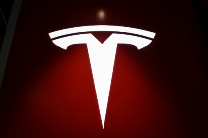 Tesla sued over workers' alleged access to car video imagery.jpg