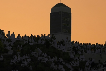 Crowds 'stone the devil' in final hajj ritual.jpg