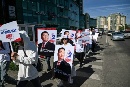 Mongolians to vote in poll dominated by corruption worries.jpg