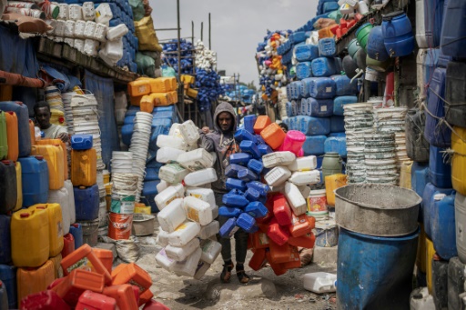 Waste pickers battle for recognition at plastic treaty talks