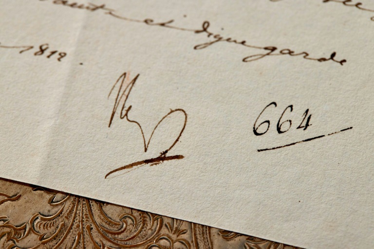 Napoleon letter auction recalls French pope detention