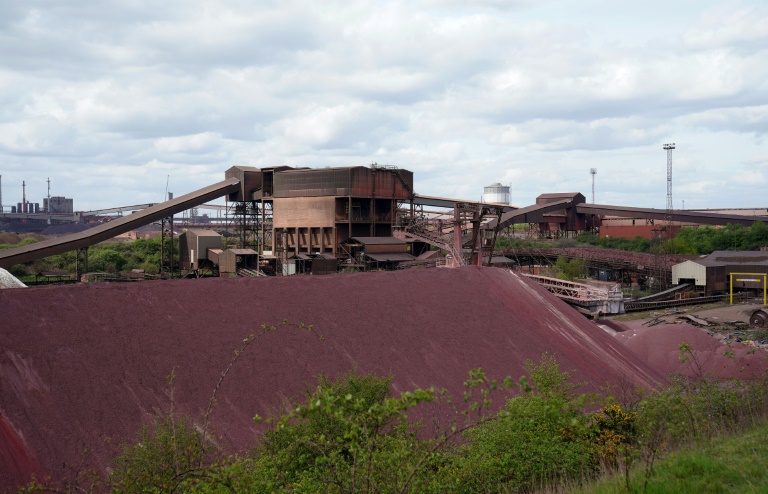'Ghost town' fears haunt threatened UK steel community