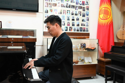 On a global scale, a complete change of the national anthem without a radical change of the political regime is also exceptional