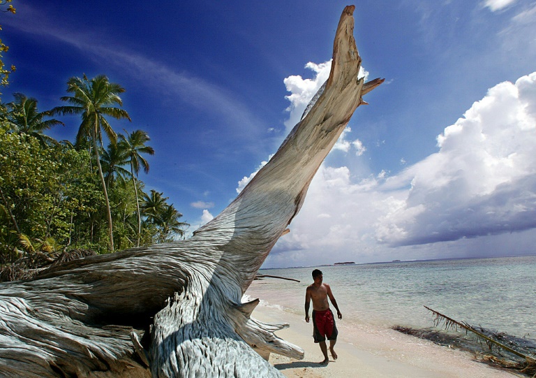 Nearly one-third of Pacific nation Tuvalu seeks Australian climate visa