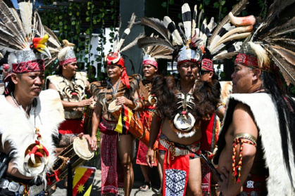 Indigenous Iban men gather during the Gawai Dayak Culture Parade in Kuching - Mohd RASFAN (AFP)