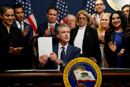 California Gov. Gavin Newsom signs bills to move forward in redrawing the state’s congressional maps, a move to counter Texas House Republicans’ plan to redraw the state’s congressional maps ahead of the 2026 midterm elections - Jim WATSON (AFP)