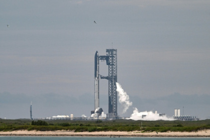 SpaceX's Starship on the launchpad in Starbase in Texas as its tenth test flight was called off - RONALDO SCHEMIDT (AFP)