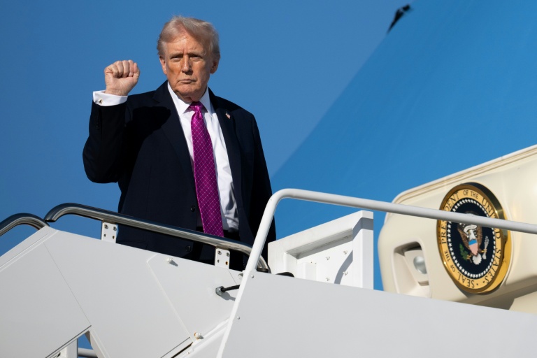 Trump heads to Asia and high-stakes meeting with Xi