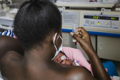 Margaret Adhiambo benefits from the breastmilk bank after giving birth at just 30 weeks - Tony KARUMBA (AFP)