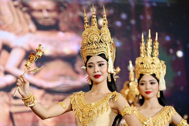 Difficult dance: Cambodian tradition under threat