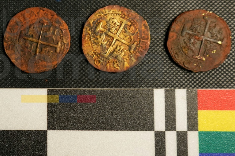 Colombia shows first treasures recovered from 300-year-old shipwreck