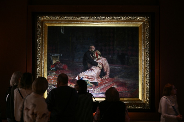 'Close our eyes': To escape war, Muscovites flock to high culture