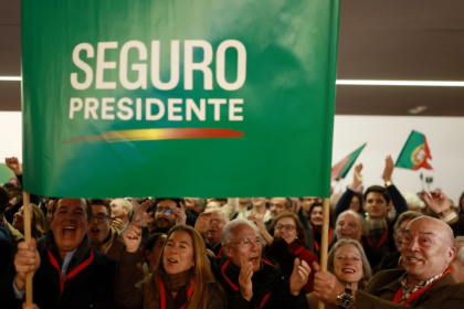 Socialist Antonio Jose Seguro will face off with far-right contender Andre Ventura in a second round presidential vote in February - PATRICIA DE MELO MOREIRA (AFP)