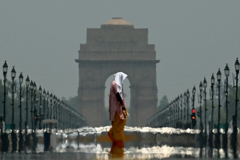 India orders school water bells to beat heat