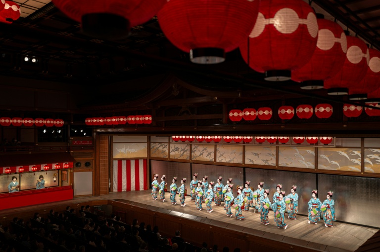 Geisha spectacle in Japan's Kyoto celebrates arrival of spring