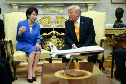 US President Donald Trump with Japan's Prime Minister Sanae Takaichi in the Oval Office - Jim WATSON (AFP)