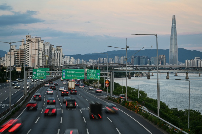 South Korea to invest nearly $1.2 tn in chips, AI data centres