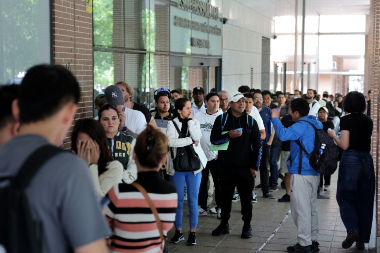 Over 1 million migrants apply for Spain's mass regularisation