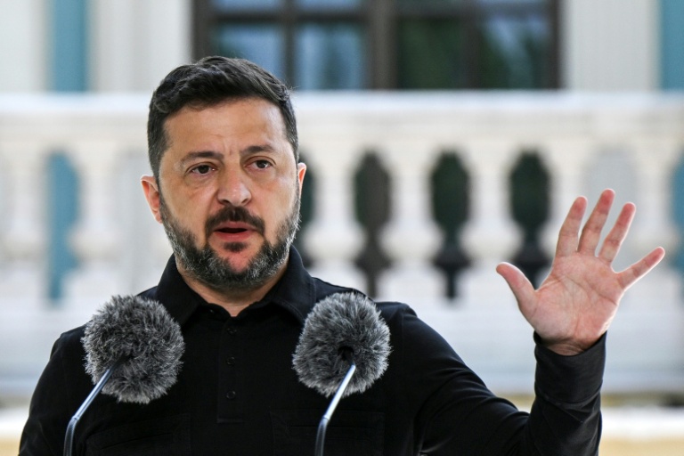 Zelensky faces deepening political crisis as protests dig in