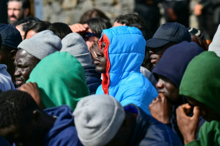 EU lawmakers approve 'return hubs' migration reform