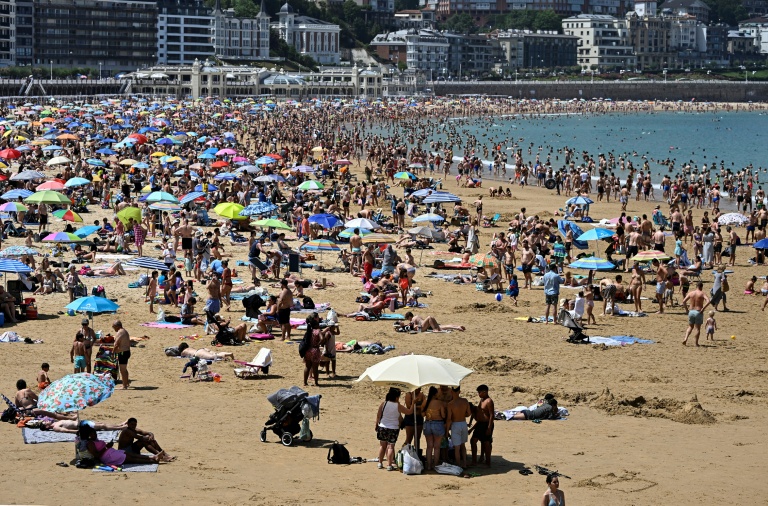 Europe sweats through new heatwave, with worse to come