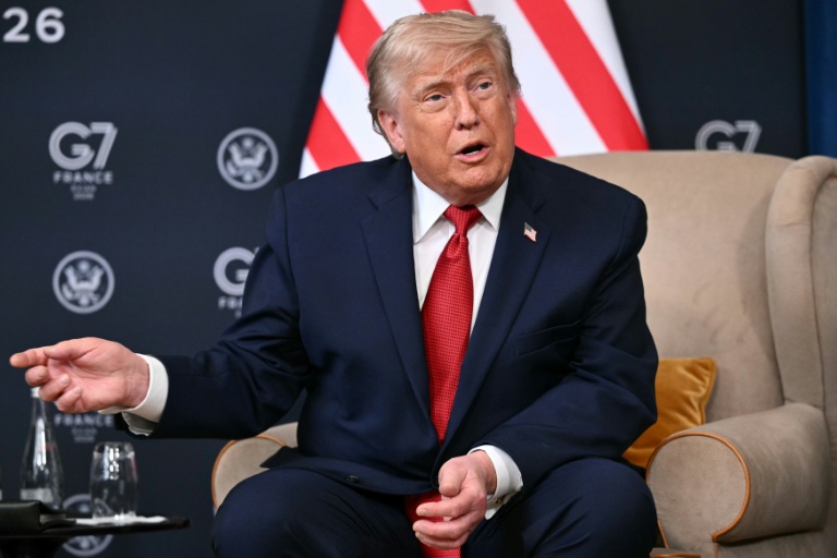 Trump halts intel chief confirmation, renews vote curb demand
