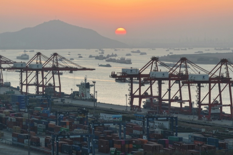 EU, China bet on talks to avoid trade war