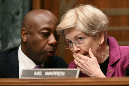 US Senate Banking Committee Chairman Tim Scott and Democratic ranking member Elizabeth Warren said the legislation reflected years of work by both parties - Brendan SMIALOWSKI (AFP)