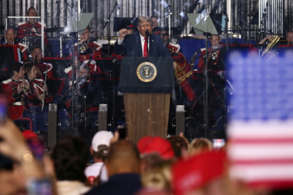 US President Donald Trump raises a fist as he speaks during the kick-off celebration for the "Great American State Fair" on the National Mall in Washington, DC, to celebrate the 250th anniversary of US independence - Jemal COUNTESS (AFP)