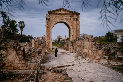 Inhabitants of Tyre, an ancient heritage site near the border with Israel, fled en masse following an evacuation order ahead of air strikes - Dimitar DILKOFF (AFP)