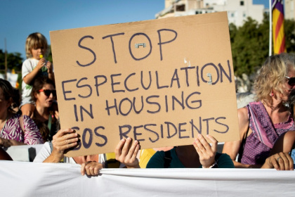 Though hugely popular with visitors, short-term lodgings are blamed by residents in many popular travel destinations for depriving locals of apartments for long-term rent and pushing up prices - JAIME REINA (AFP)